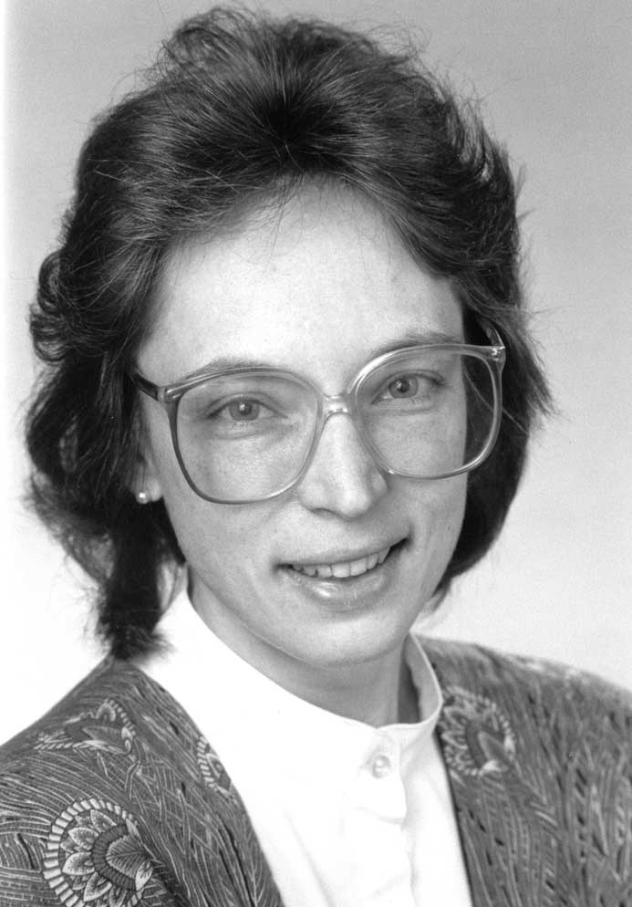 Portrait photo of Pamela Gehron Robey.