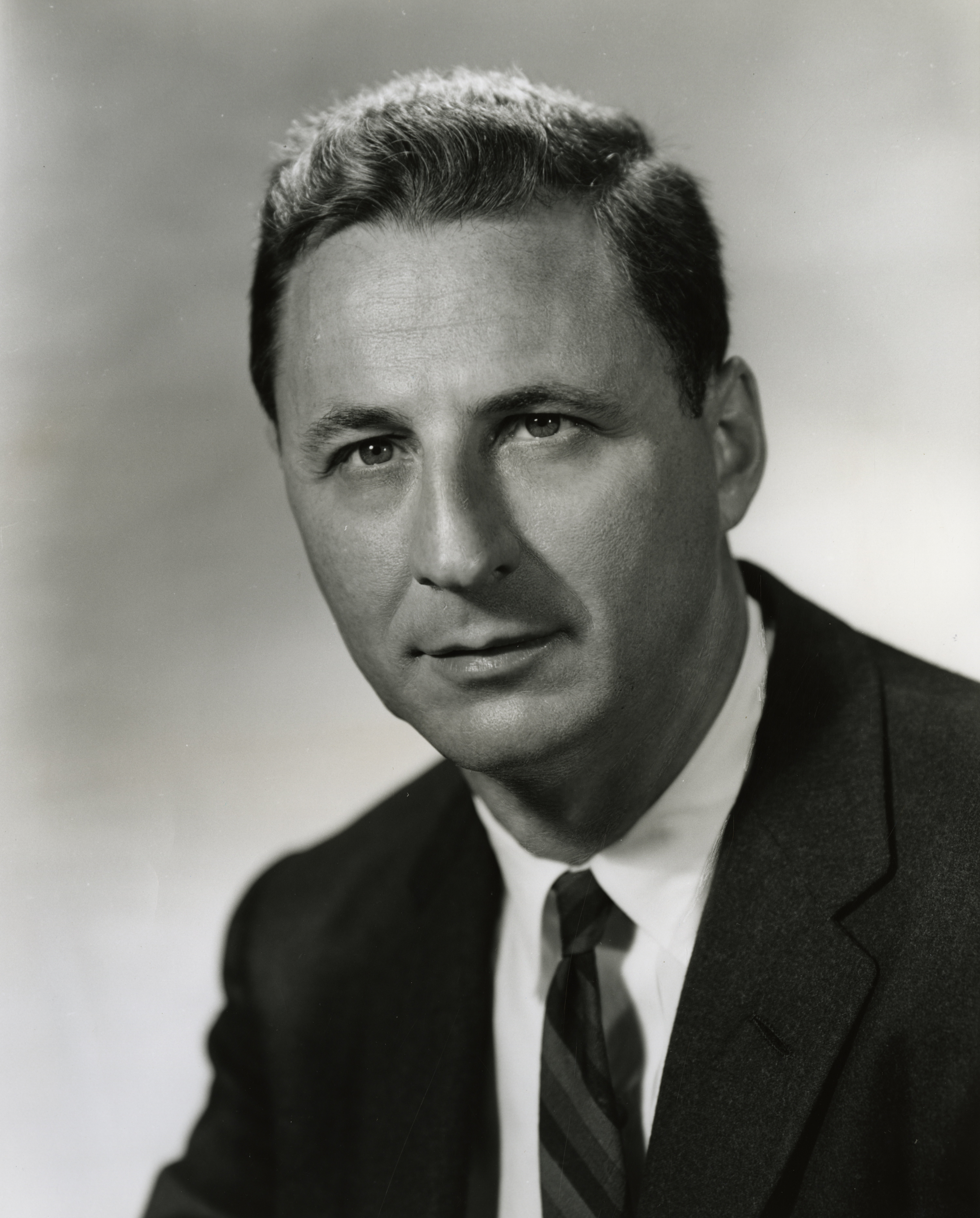 Portrait photo of Seymour Kreshover. 