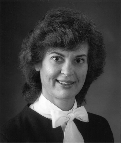 Portrait photo of Sharon Wahl.