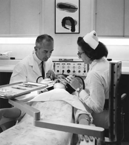 Herbert Swerdlow at work in the Clinical Center during the 1970s. 